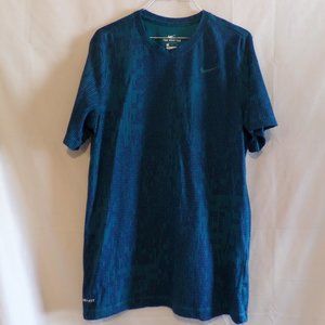 Nike Men’s Pullover Crewneck Dri-Fit Pixelated – Size Large    (S501)